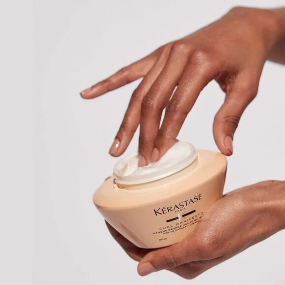 Kérastase Curl Manifesto Masque Beurre Haute Nutrition 200ml – Masque Nourrissant Cheveux Bouclés - Image 3